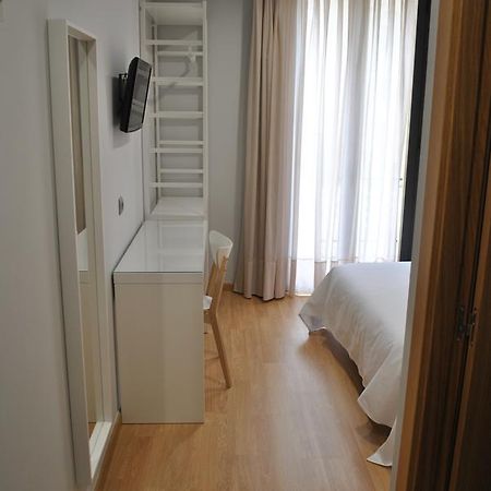 Hostal Universitat Cervera  Eksteriør billede