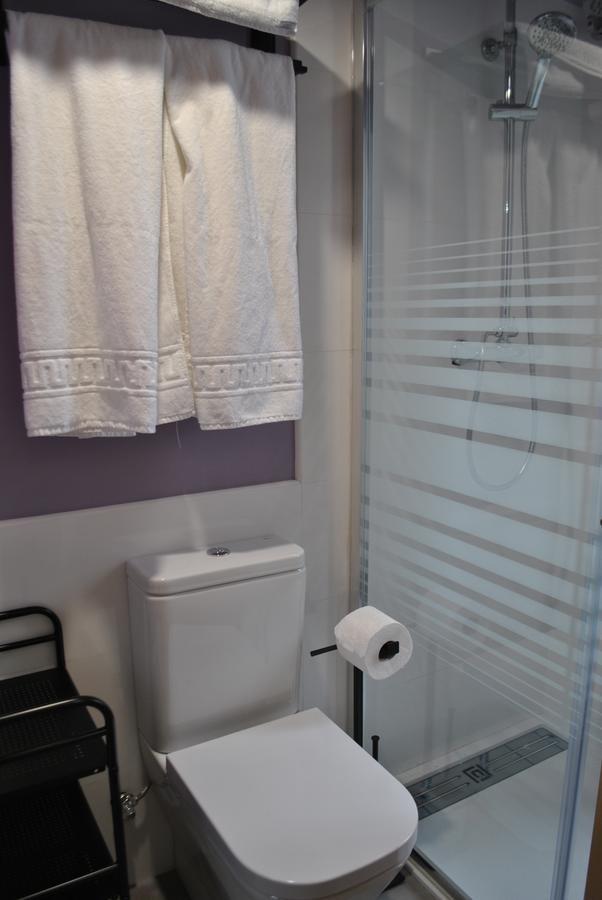 Hostal Universitat Cervera  Eksteriør billede