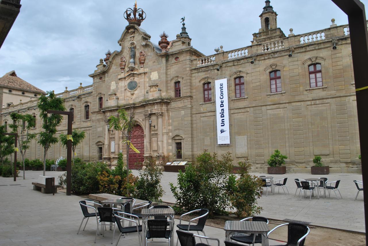 Hostal Universitat Cervera  Eksteriør billede
