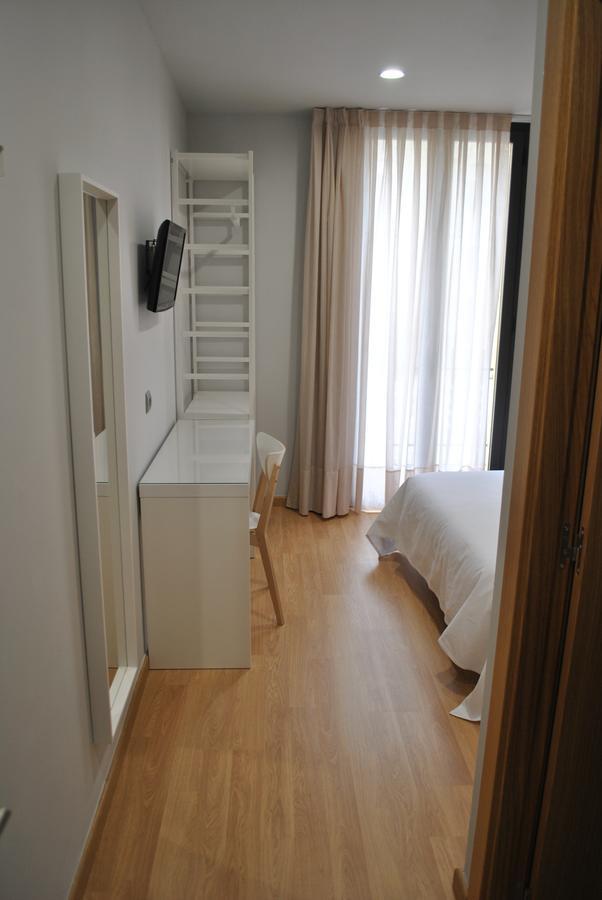 Hostal Universitat Cervera  Eksteriør billede