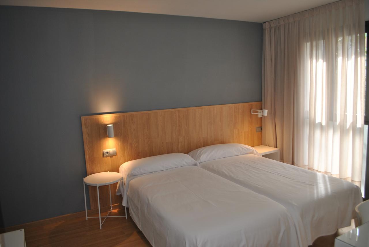 Hostal Universitat Cervera  Eksteriør billede