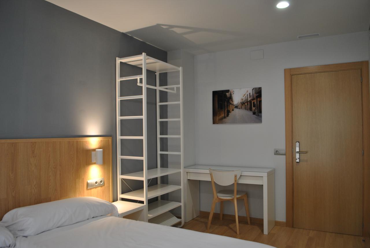 Hostal Universitat Cervera  Eksteriør billede