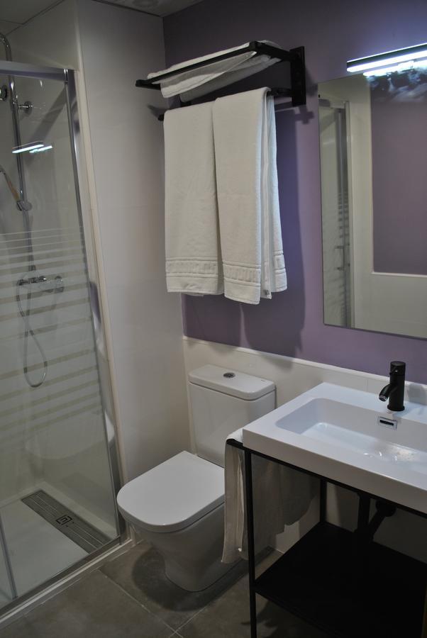 Hostal Universitat Cervera  Eksteriør billede