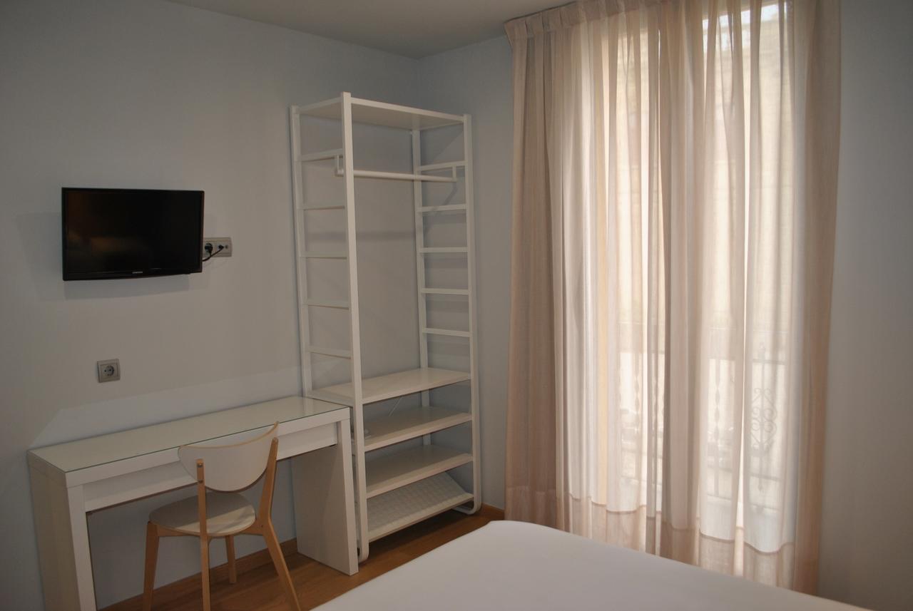 Hostal Universitat Cervera  Eksteriør billede