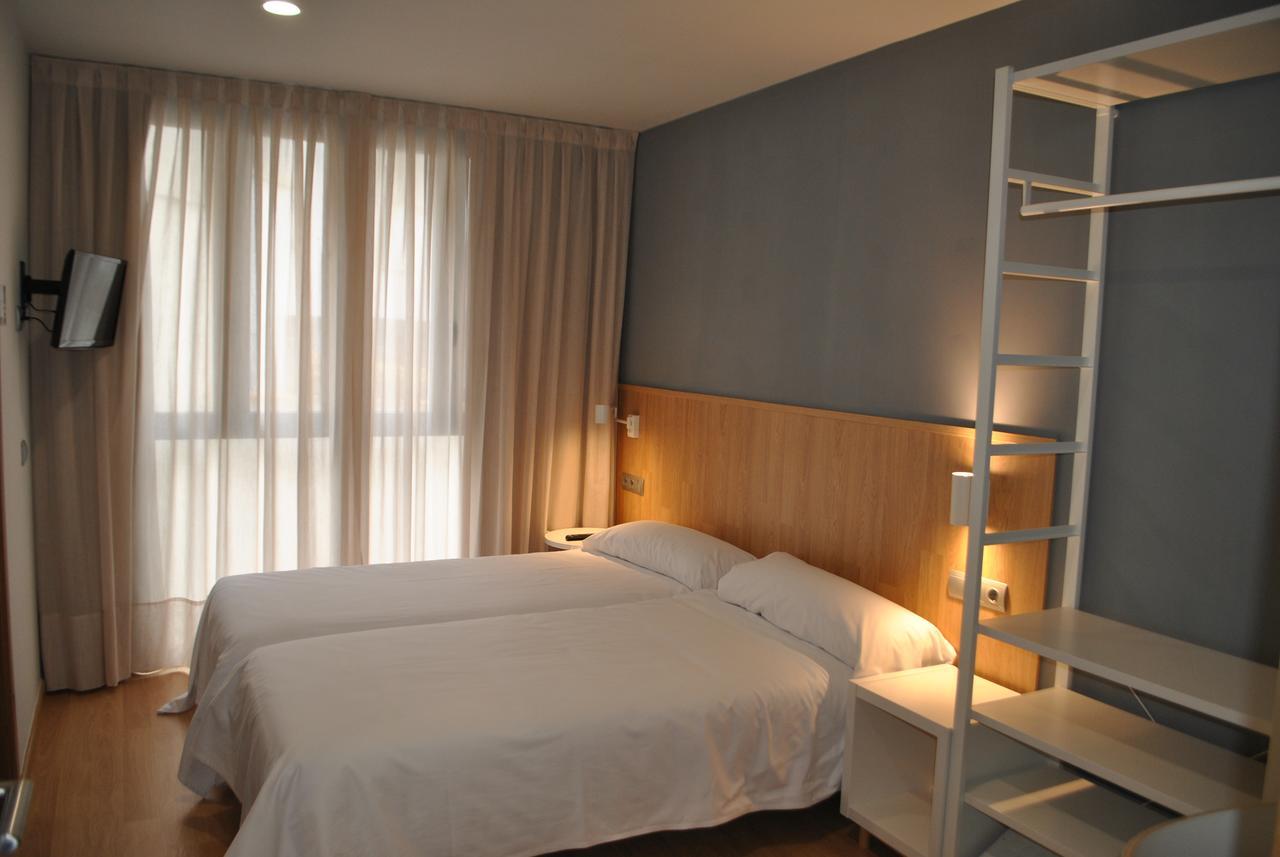 Hostal Universitat Cervera  Eksteriør billede
