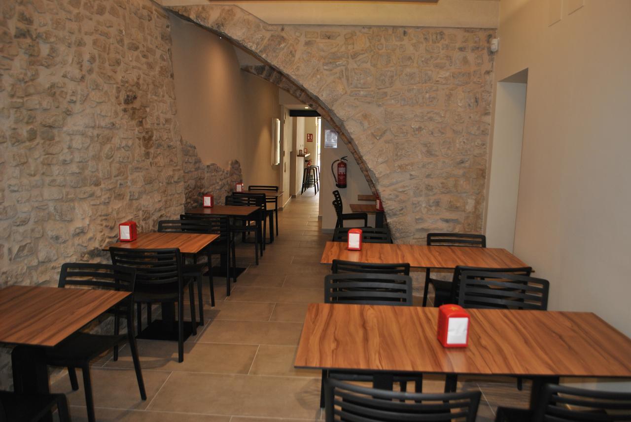 Hostal Universitat Cervera  Eksteriør billede