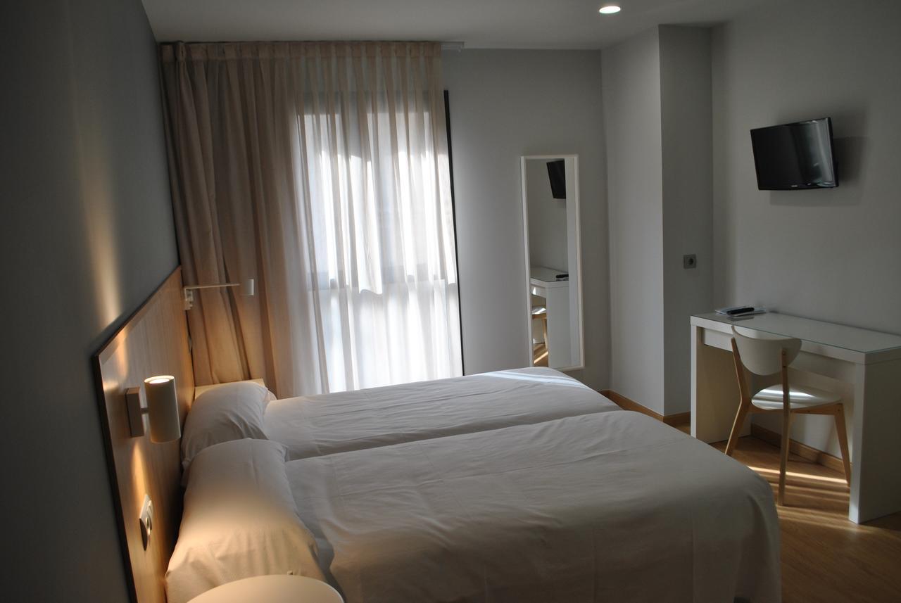 Hostal Universitat Cervera  Eksteriør billede