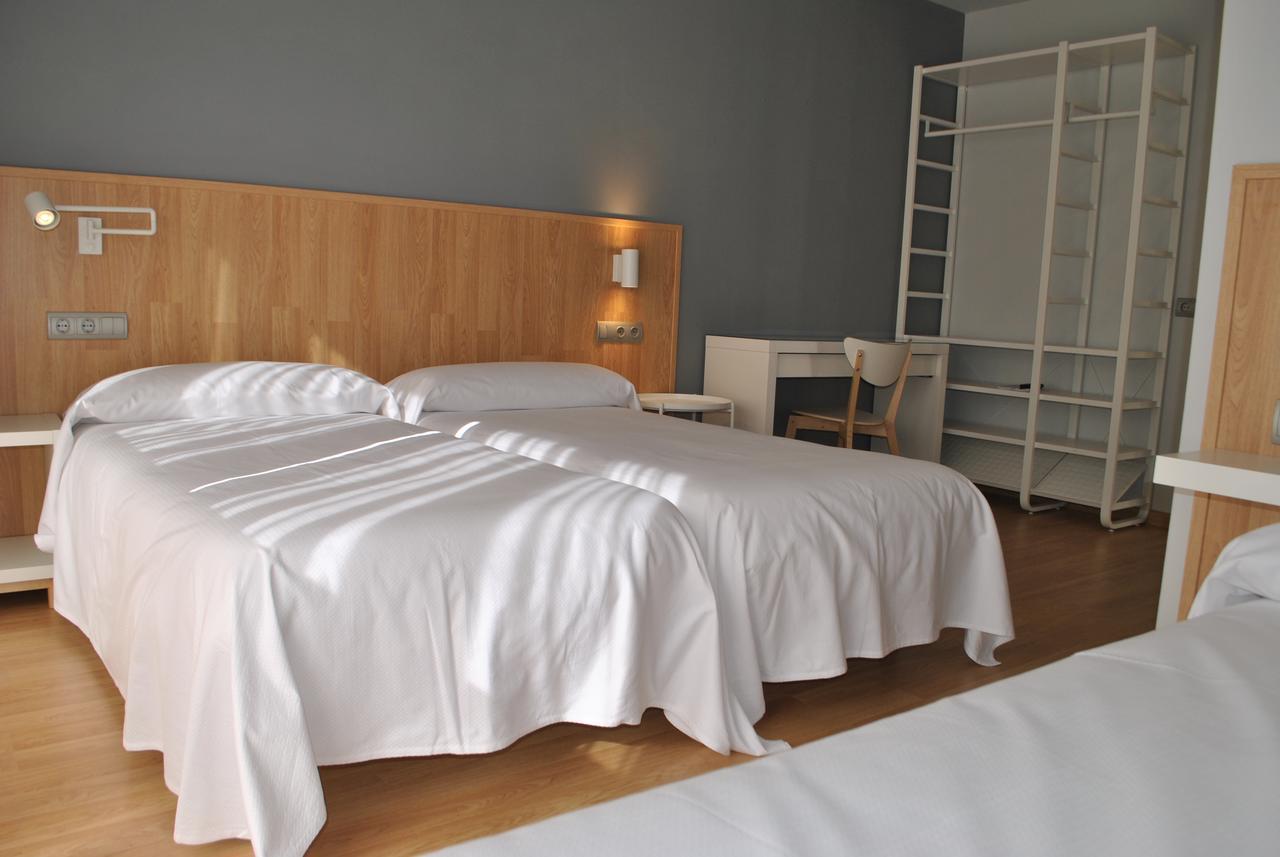 Hostal Universitat Cervera  Eksteriør billede