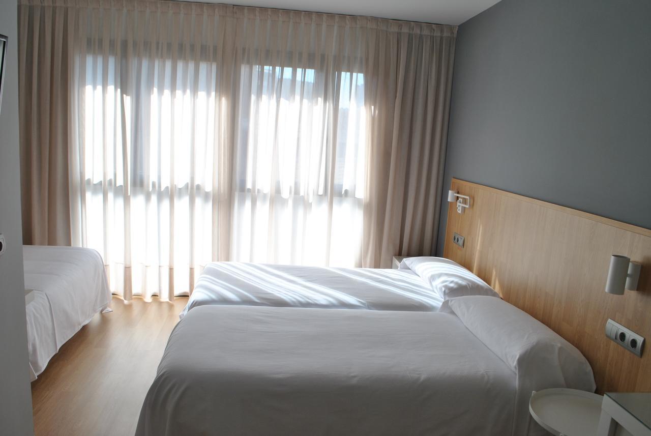 Hostal Universitat Cervera  Eksteriør billede