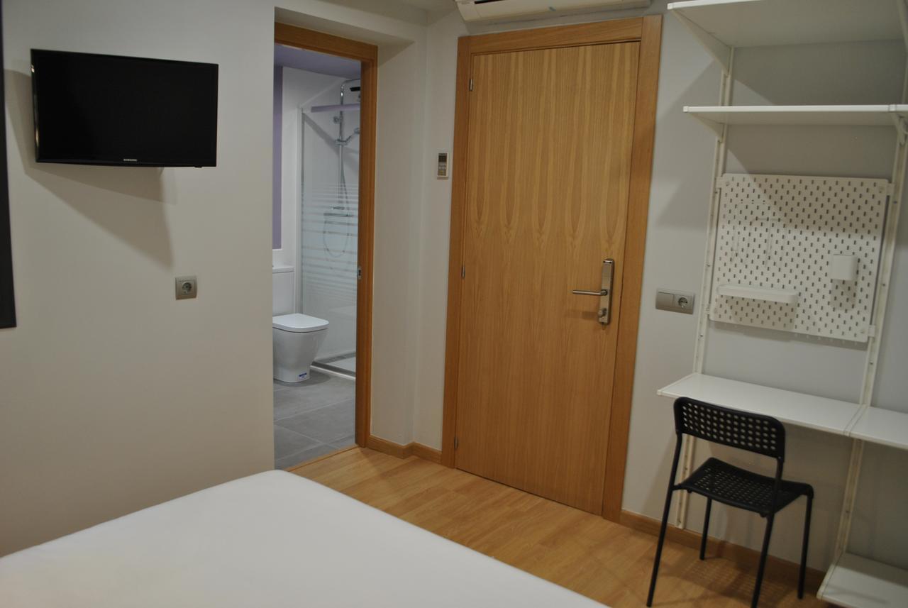 Hostal Universitat Cervera  Eksteriør billede